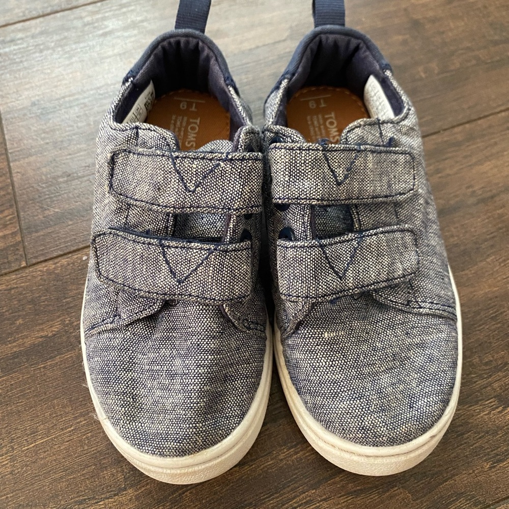 Toms size 8 toddler shoes